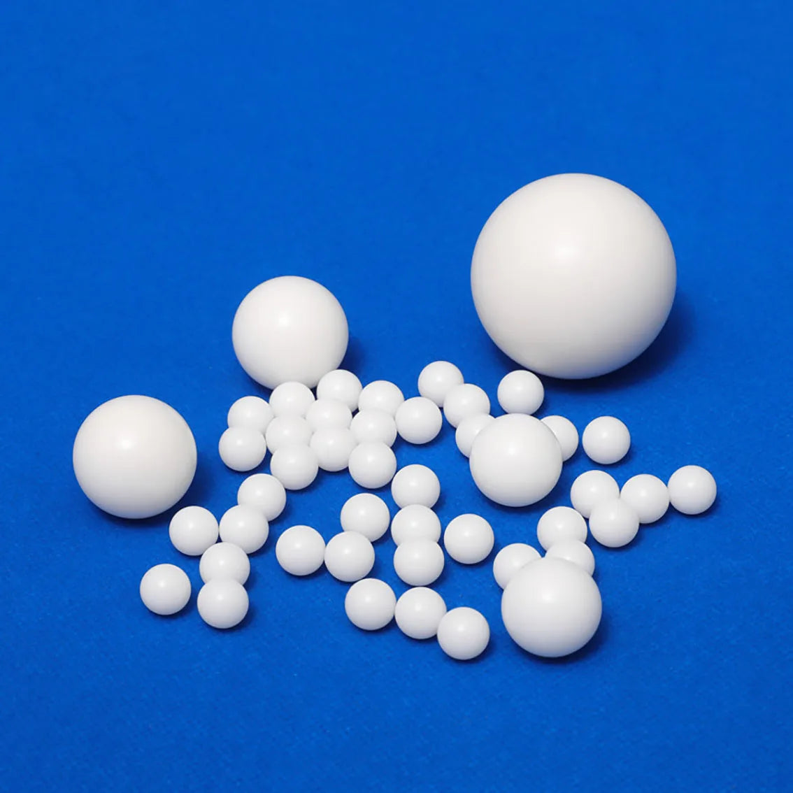 Diameter 3-30mm Polyformaldehyde Solid Plastic Balls High-Precision Bearing Ball